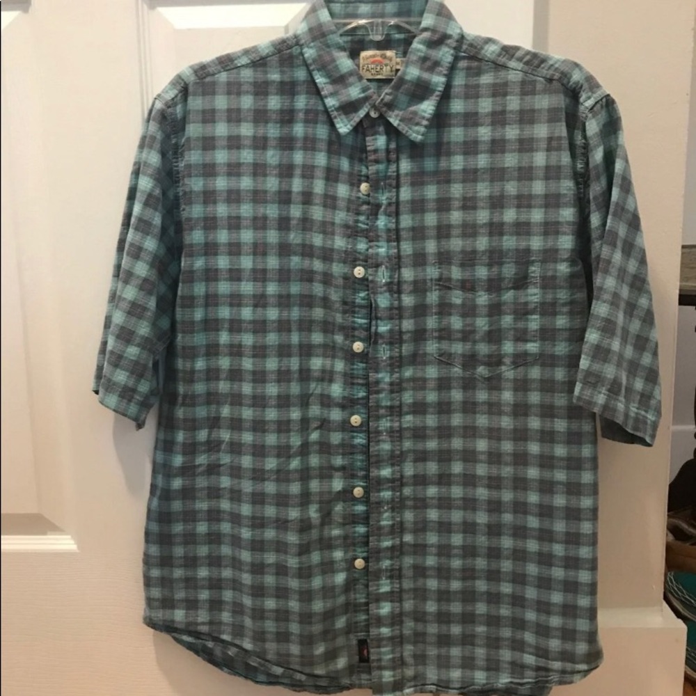 Men’s Faherty shirt size medium